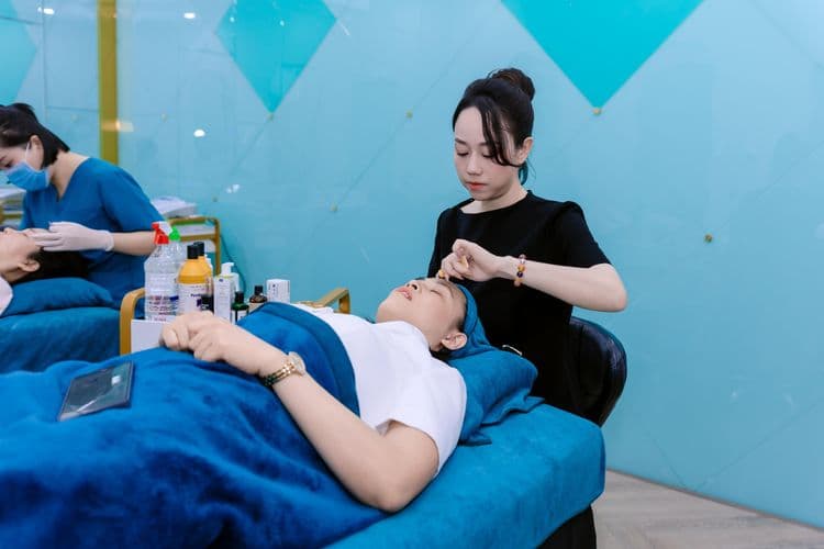 5 LÝ DO NÊN CHỌN KIM JOLIE ACADEMY ĐỂ BẮT ĐẦU SỰ NGHIỆP LÀM ĐẸP